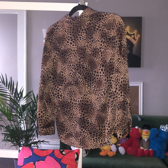 MNG classic leopard print button down woman’s shirt lightweight effortless Sz 4 - Picture 2 of 4